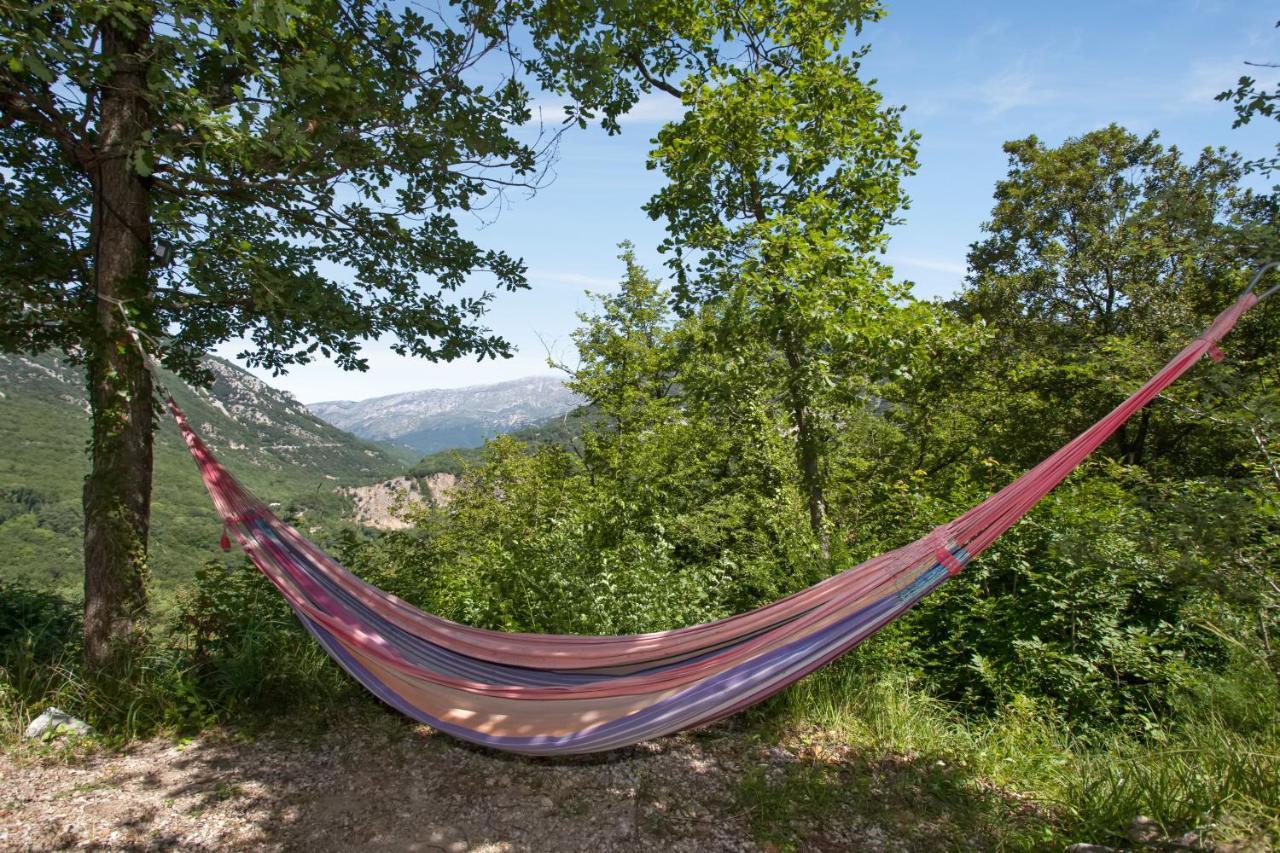 Chambre D'Hotes La Cascade Courmes Zewnętrze zdjęcie